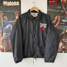 Lade das Bild in den Galerie-Viewer, Chaqueta Chicago Bulls Chalk Line Late 80s/Early 90s Vintage - M/L
