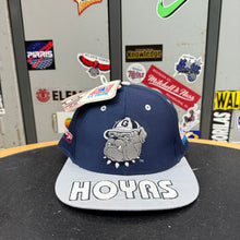Cargar imagen en el visor de la galería, BNWT Gorra Georgetown Hoyas 90s CMP Vintage
