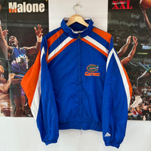 Cargar imagen en el visor de la galería, Chaqueta Ligera Florida Gators Genuine Stuff 90’s Vintage - M
