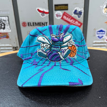 Cargar imagen en el visor de la galería, Gorra Charlotte Hornets Starter Vintage 90s
