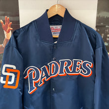 Cargar imagen en el visor de la galería, Chaqueta Bomber Satinada San Diego Padres Late 90’s Starter Vintage - L/XL
