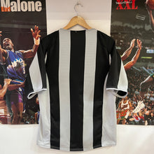 Cargar imagen en el visor de la galería, Camiseta Juventus 2004-05 Home Nike Vintage - M/L
