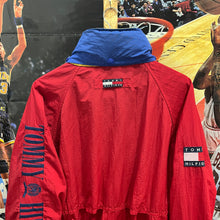 Cargar imagen en el visor de la galería, Chaqueta Tommy Hilfiger Spellout Early/Mid 90’sVintage - L/XL
