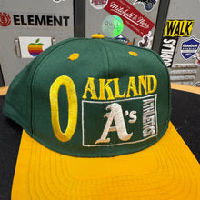 Carica l&#39;immagine nel visualizzatore di Gallery, Gorra Oakland Athletics 90s Drew Pearson Vintage
