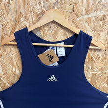 Cargar imagen en el visor de la galería, BNWT Camiseta Adidas Late 90’s Vintage - M/L
