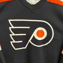 Cargar imagen en el visor de la galería, Camiseta Philadelphia Flyers 2003/04 Road CCM Vintage - L/XL YOUTH
