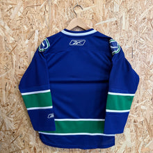 Carica l'immagine nel visualizzatore di Gallery, Camiseta Vancouver Canucks 2007/08 Home Reebok - L/XL YOUTH
