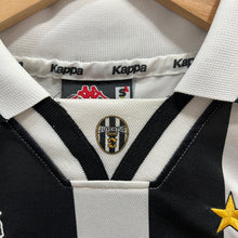 Cargar imagen en el visor de la galería, Camiseta Juventus 1995-96 Home Del Piero #10 Kappa Vintage - S/M

