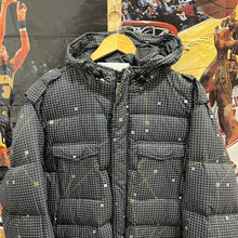 Load image into Gallery viewer, Chaqueta Plumas DC Y2K - L/XL
