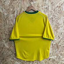 Cargar imagen en el visor de la galería, Camiseta Brasil 2000 Home Nike Vintage - L/XL
