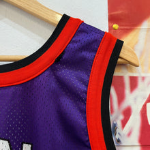 Cargar imagen en el visor de la galería, Camiseta Phoenix Suns 1996-98 Reversible Kevin Johnson #7 Champion Vintage - M
