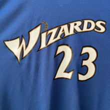Load image into Gallery viewer, Camiseta Washington Wizards Road 2001-03 Michael Jordan #23 Champion Vintage - L/XL
