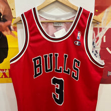 Cargar imagen en el visor de la galería, Camiseta Chicago Bulls 2004-06 Road Tyson Chandler #3 Champion Vintage - XL/XXL
