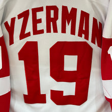 Cargar imagen en el visor de la galería, Camiseta Detroit Red Wings Road Steve Yzernan #19 Starter Vintage Late 90’s - L/XL
