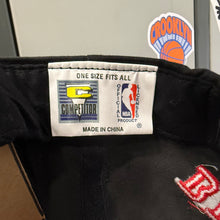 Cargar imagen en el visor de la galería, BNWT Gorra Chicago Bulls 90s Competitor Vintage
