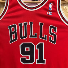 Carregar imagem no visualizador da galeria, Camiseta Chicago Bulls Road HWC 2007/08 Dennis Rodman #91 Champion Vintage - XS/S
