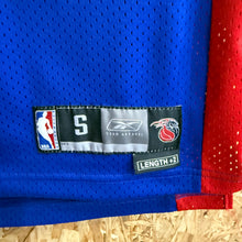 Charger l'image dans la galerie, Camiseta Detroit Pistons 2004/05 Road Richard “Rip” Hamilton #32 Reebok Vintage - S/M
