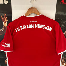 Cargar imagen en el visor de la galería, Camiseta Bayern Munich 2020-21 Home Adidas - M/L
