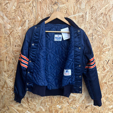 Load image into Gallery viewer, Chaqueta Bomber Satinada Chicago Bears 1991 Starter Vintage - XS/S
