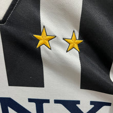 Cargar imagen en el visor de la galería, Camiseta Juventus 1995-96 Home Del Piero #10 Kappa Vintage - S/M
