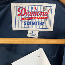 Cargar imagen en el visor de la galería, Chaqueta Bomber Satinada San Diego Padres Late 90’s Starter Vintage - L/XL
