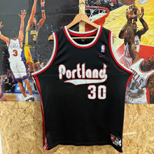 Carregar imagem no visualizador da galeria, Camiseta Portland Trail Blazers 2003/04 Rewind ‘76 Rasheed Wallace #30 Nike Vintage - XL/XXL
