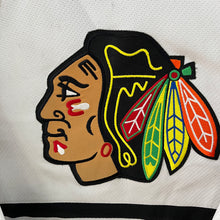 Cargar imagen en el visor de la galería, Camiseta Chicago Blackhawks Home CCM Vintage 90’s - XS/S
