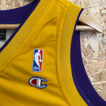 Cargar imagen en el visor de la galería, Camiseta Los Angeles Lakers 2008/09 Home Kobe Bryant #24 Champion Vintage - S/M
