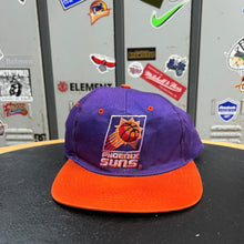 Carregar imagem no visualizador da galeria, BNWT Gorra Phoenix Suns 90s Vintage
