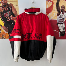 Load image into Gallery viewer, Chaqueta Chicago Bulls Starter Early 00’s Vintage - XS/S
