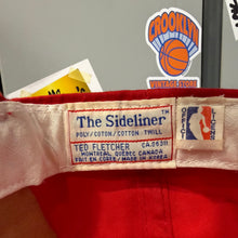 Cargar imagen en el visor de la galería, Gorra Chicago Bulls Late 80s/ Early 90s The Sideliner Vintage
