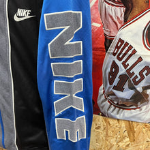 Cargar imagen en el visor de la galería, Chaqueta Nike Mid 90’s Vintage - L/XL
