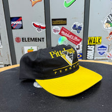 Cargar imagen en el visor de la galería, Gorra Pittsburgh Penguins 90s Twins Vintage
