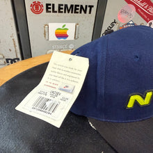 Carregar imagem no visualizador da galeria, BNWT Gorra Nike 1998 Vintage
