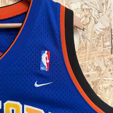 Carregar imagem no visualizador da galeria, Camiseta New York Knicks Road 2004/05 Stephon Marbury #3 Nike Vintage- XL/XXL

