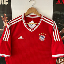 Carregar imagem no visualizador da galeria, Camiseta Bayern Munich 2013-14 Home Adidas - M/L
