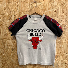 Load image into Gallery viewer, Camiseta Chicago Bulls Early/Mid 90s Champion Vintage - 5/6 AÑOS
