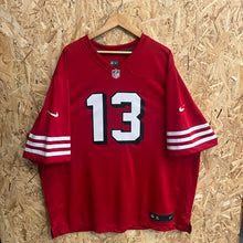 Carregar imagem no visualizador da galeria, Camiseta San Francisco 49ers 2022-23 Trowback Home Brock Purdy #13 Nike - XXL/3XL
