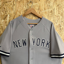 Carregar imagem no visualizador da galeria, Beisbolera New York Yankees Alex Rodriguez #13 2013/15 Road Majestic Vintage- XL/XXL
