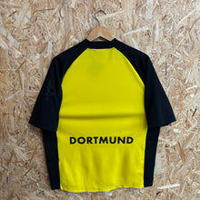 Cargar imagen en el visor de la galería, Camiseta Borussia Dortmund 2001-02 Home Goool Vintage - L/XL
