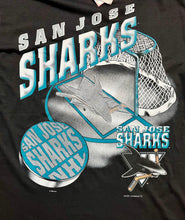 Load image into Gallery viewer, ¡Nueva con etiquetas! Camiseta San Jose Sharks 1994 Magic Johnson T’s Vintage - L/XL
