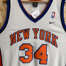 Load image into Gallery viewer, Camiseta New York Knicks Home 2003/04 Antonio McDyess #34 Nike - XXL/3XL
