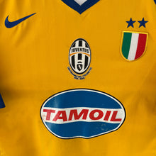 Load image into Gallery viewer, Camiseta Juventus 2005-06 Third Nike Vintage - S/M
